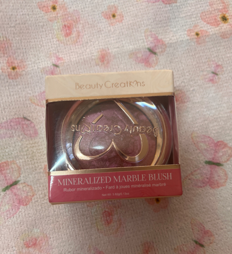 Mineralized marble blush