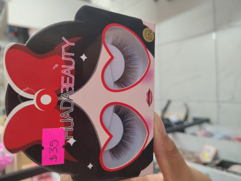 Pestañas huada