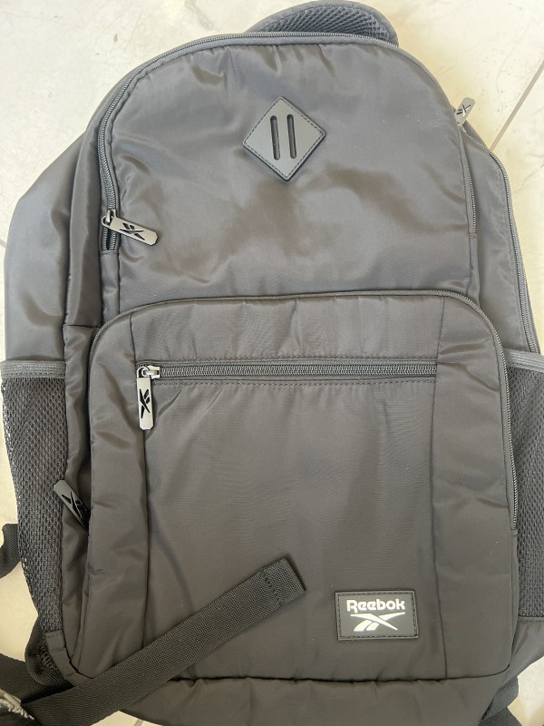 Mochila negra reebok