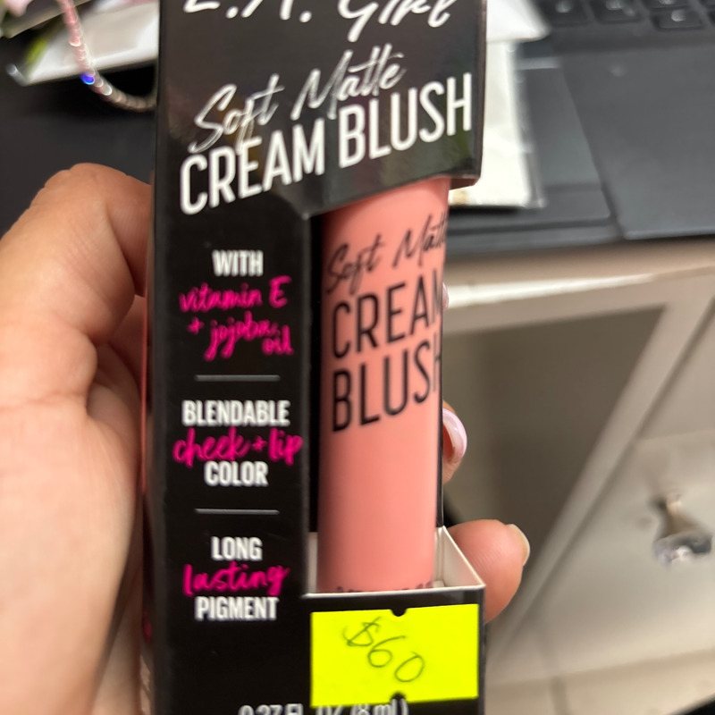 Cream blush la girl