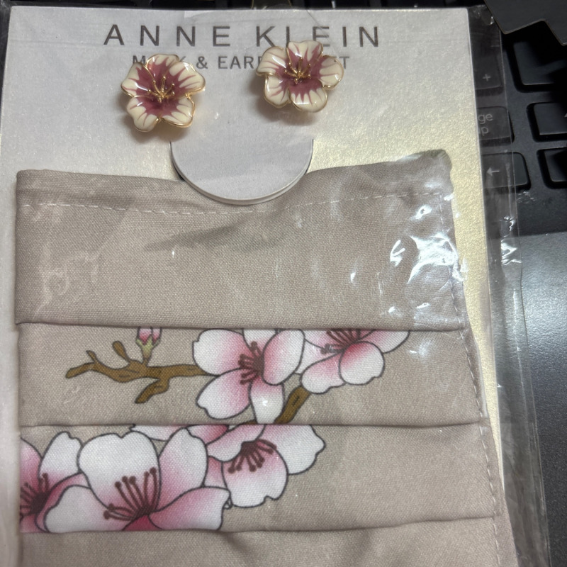 Cubrebocas anne Klein